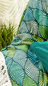 Plaid con fantasie foglie tropicali