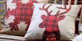 coussin-rouge-chalet-web-1601025691