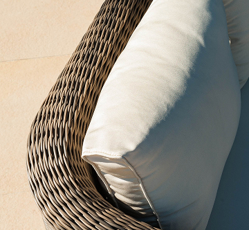 salon de jardin r�sine tress�e - calvi blanc