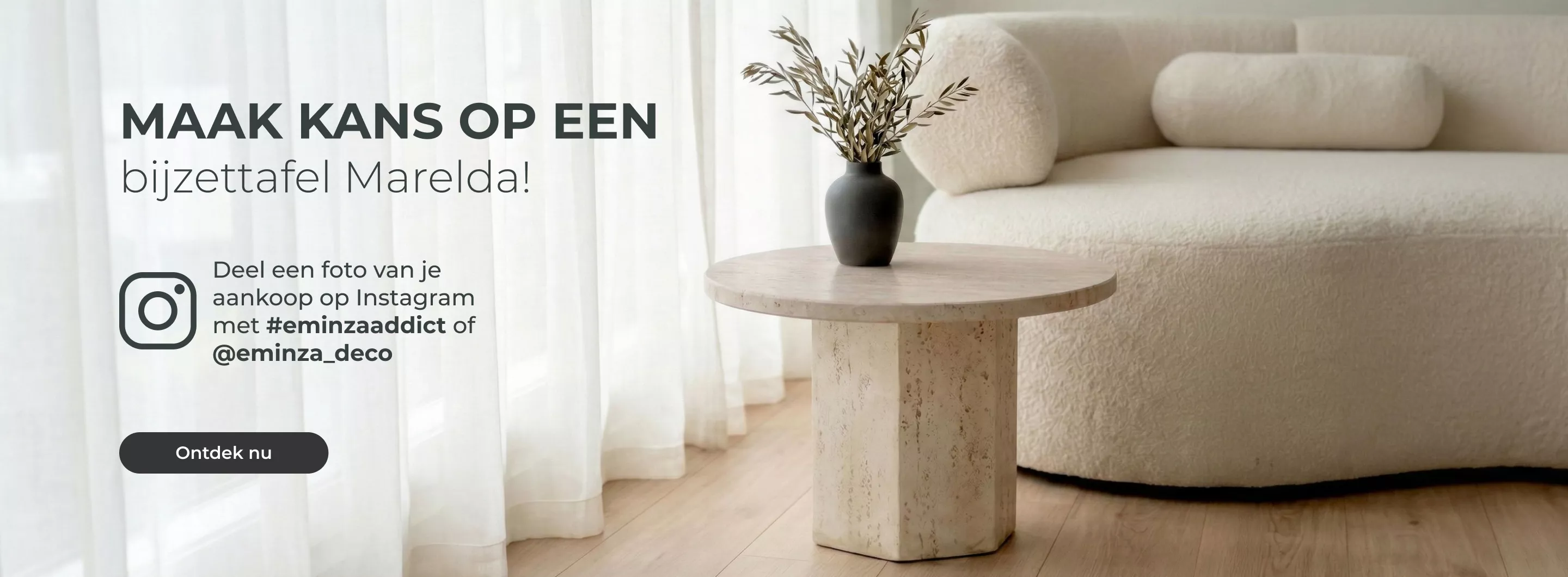 ronde tafel van wit steen
