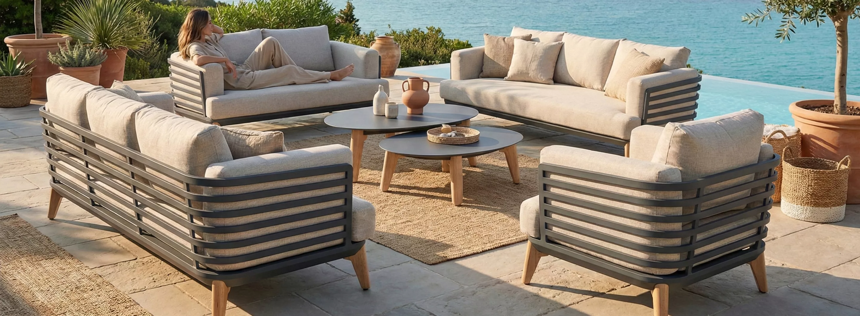 salone da giardino in alluminio grigio antracite e beige