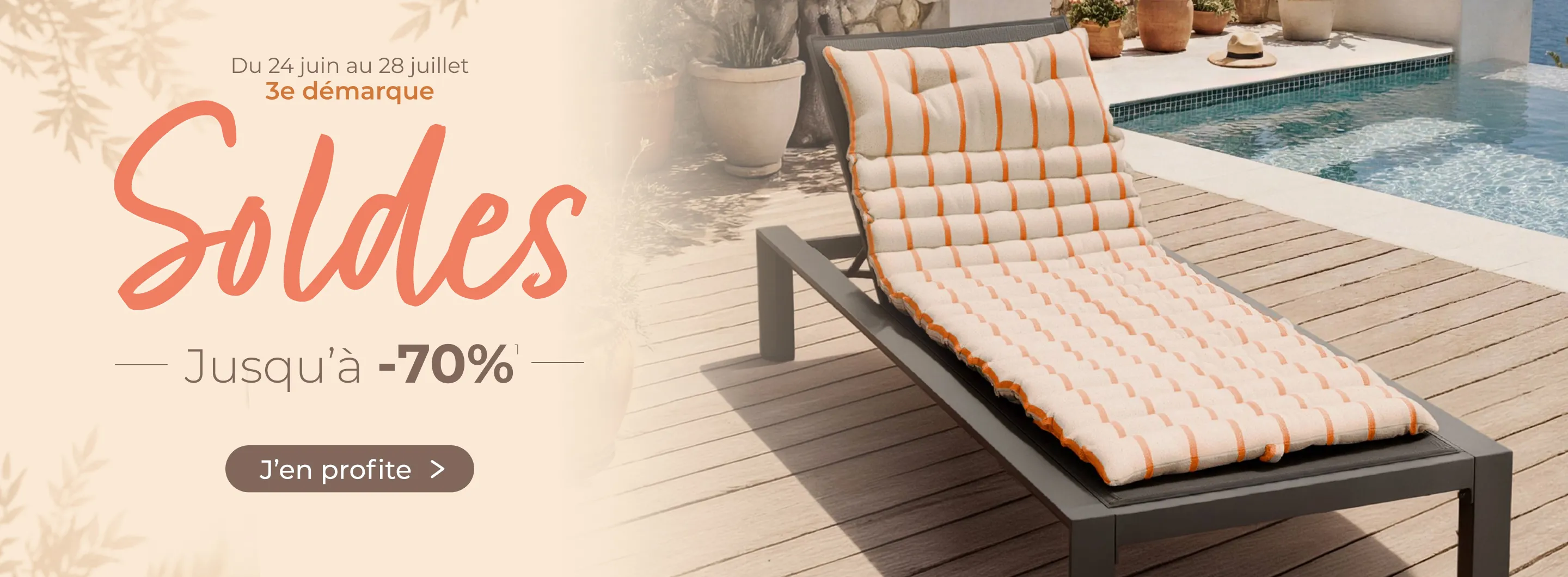 transat en aluminium avec coussin à rayures orange