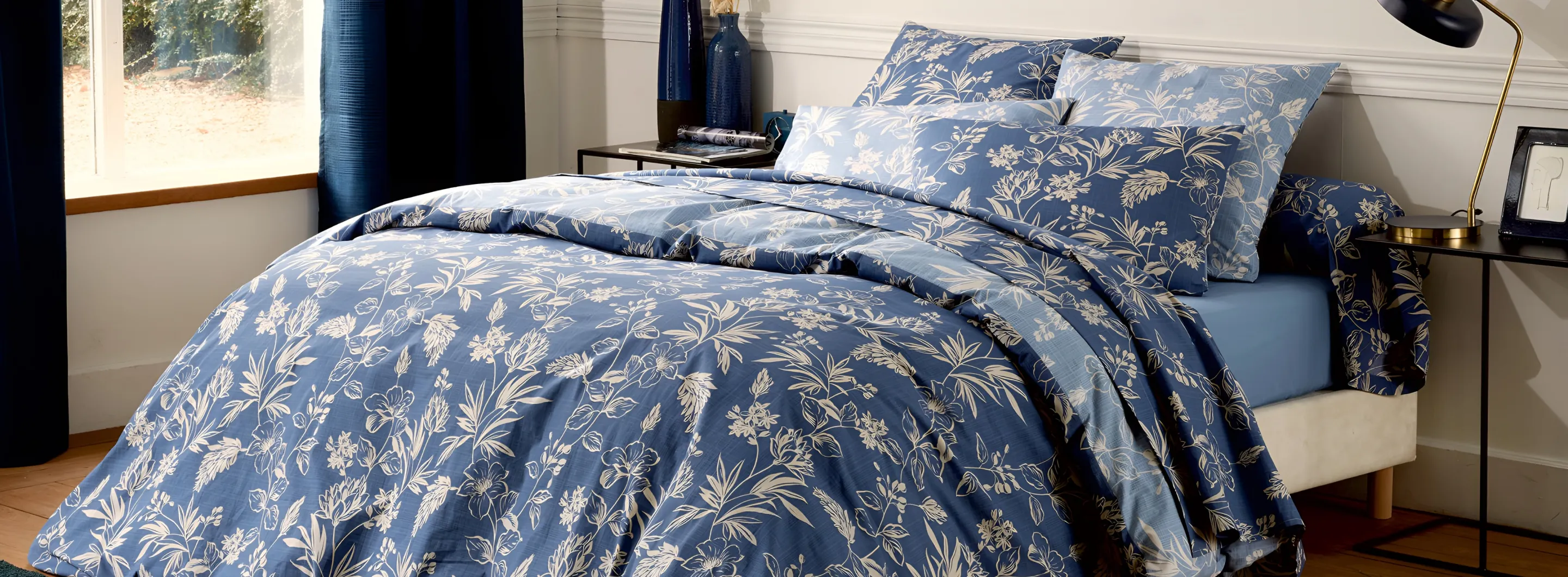 housse de couette motifs floraux bleue