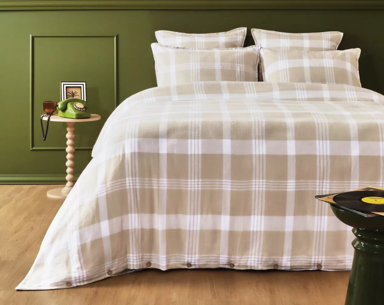 dekbedovertrek van beige geruite katoenen flanel