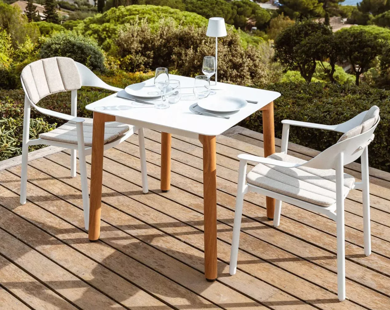 tavolo da giardino in alluminio bianco