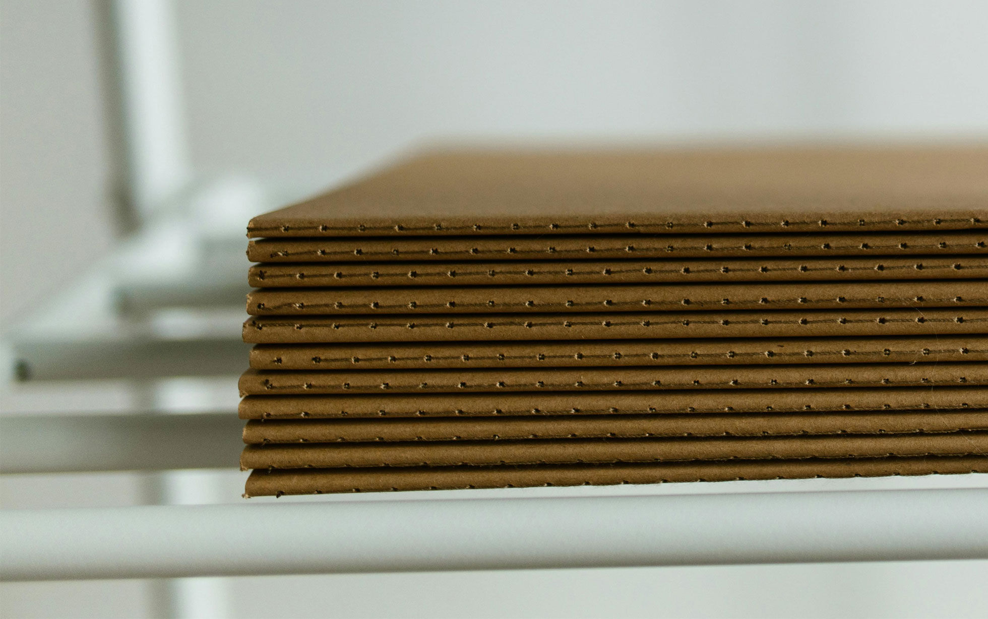 pile de cartons empilés