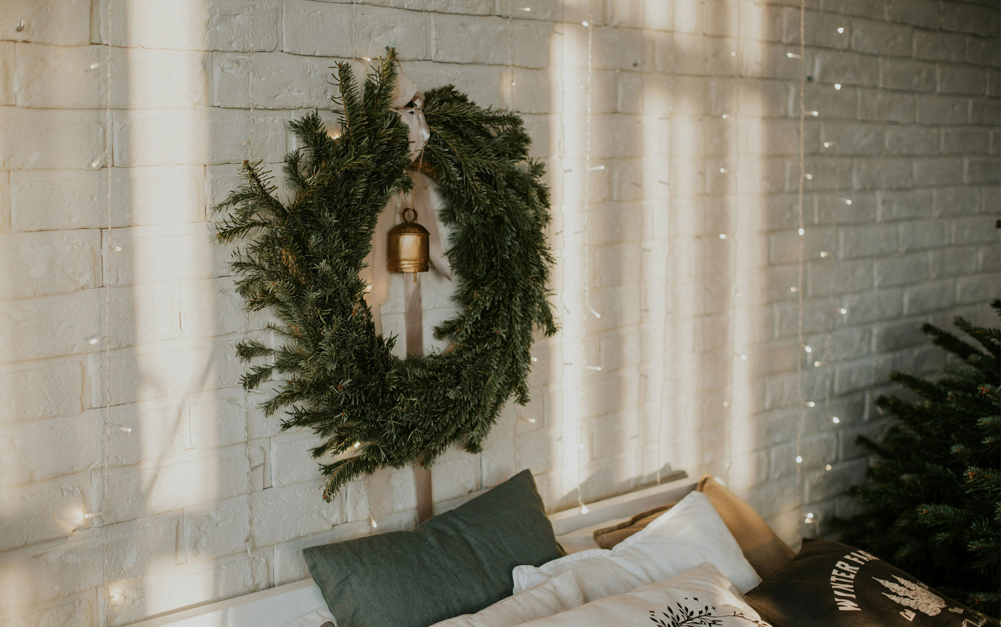 couronne de noël en sapin mur de chambre