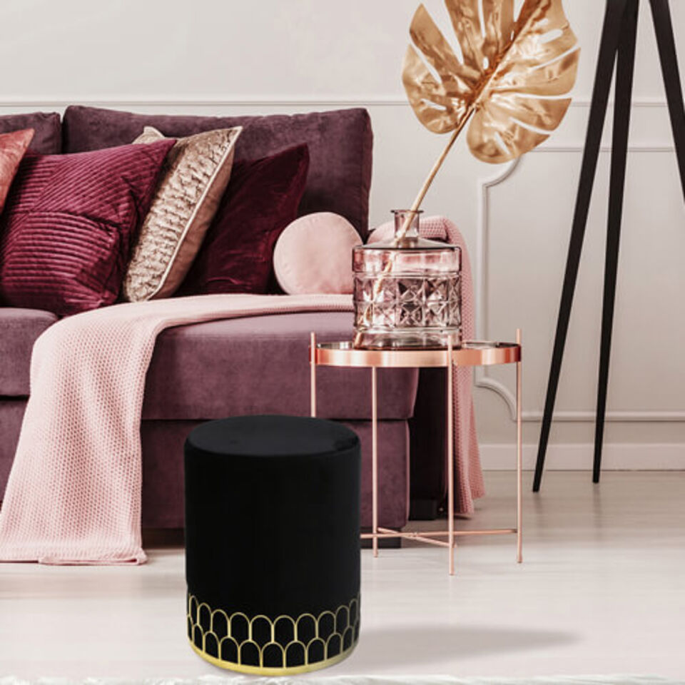 Salotto con decorazione in velluto