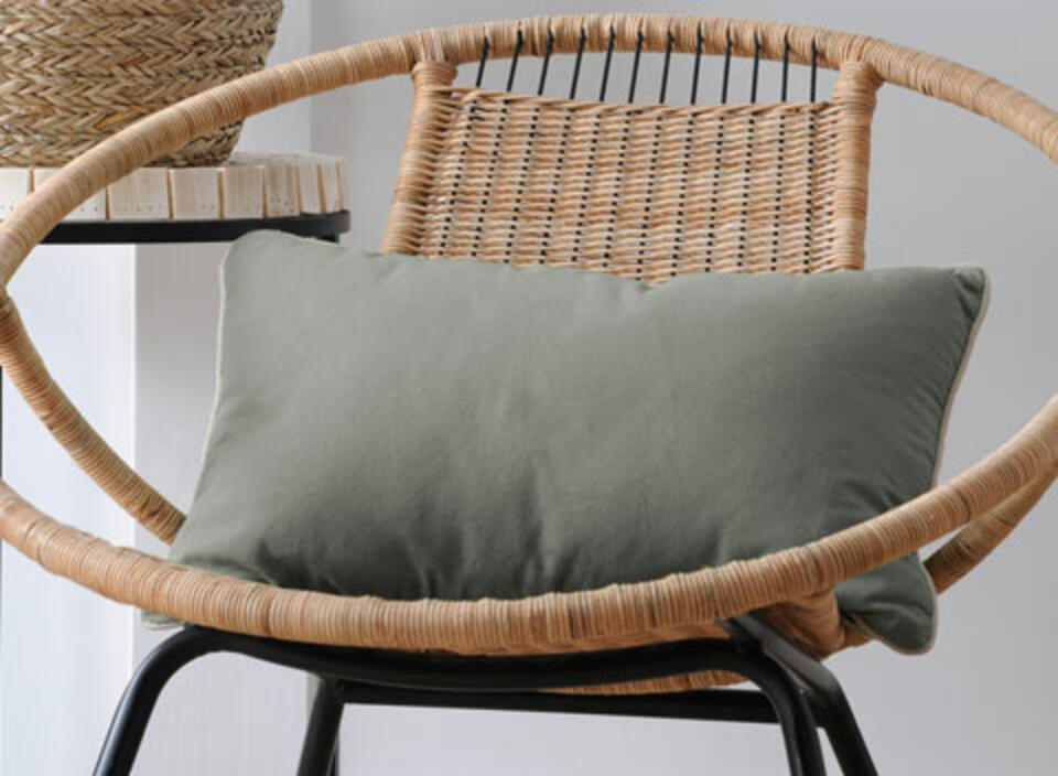 coussin rectangulaire vert kaki