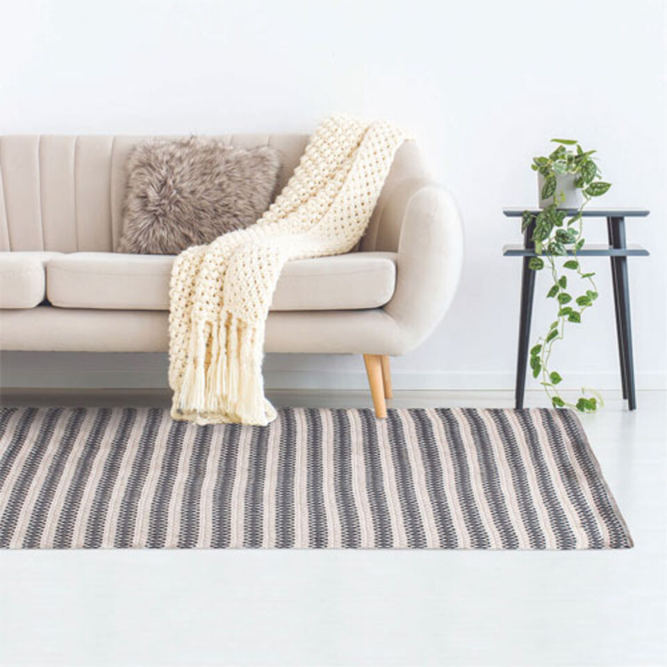 salone con tappeto rotondo