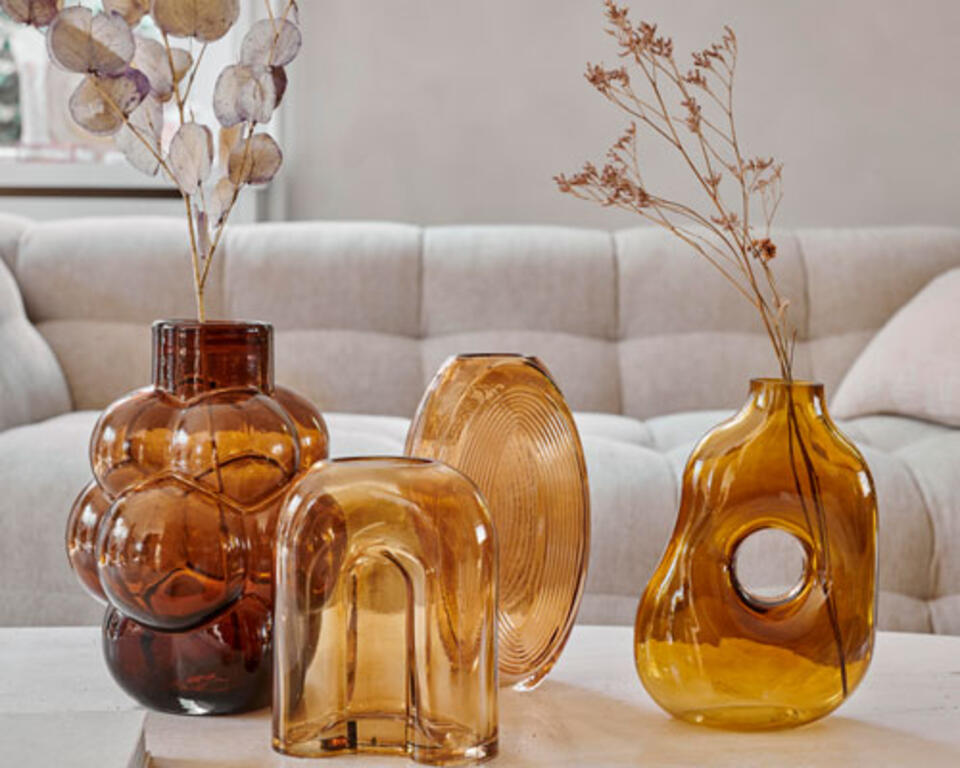 Transparente bernsteinfarbene Vase für Weihnachtsdeko