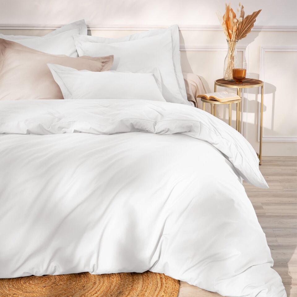 Weiße, günstige Bettwäsche aus Baumwoll-Perkal