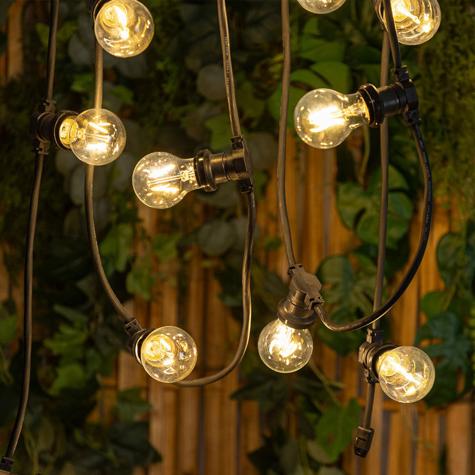 Lichterkette Biergarten