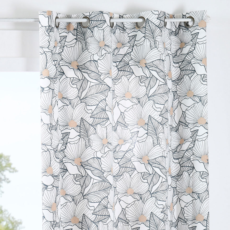 Baumwollvorhang mit blauem Blumenmotiv