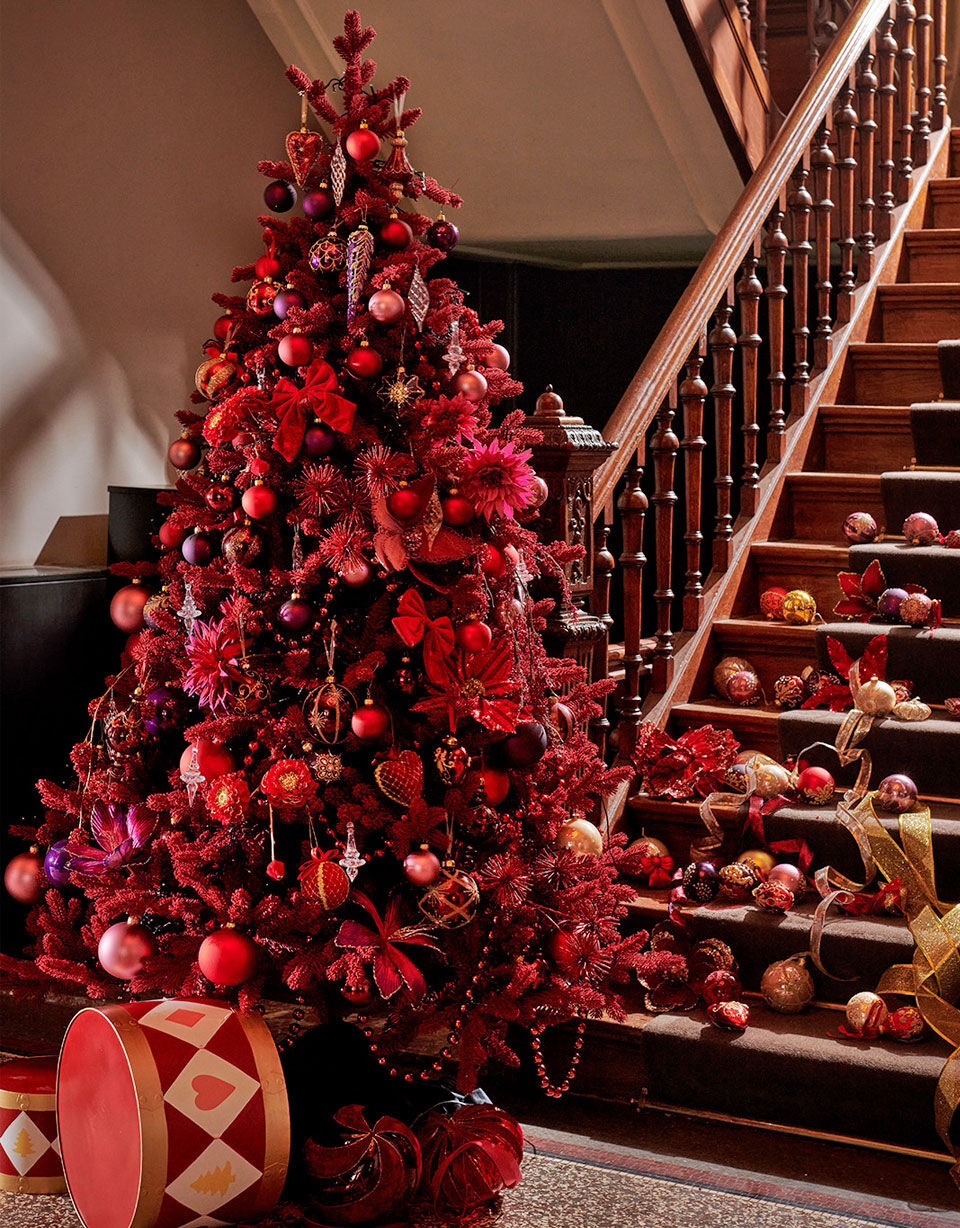 sapin de noël rouge et bordeaux