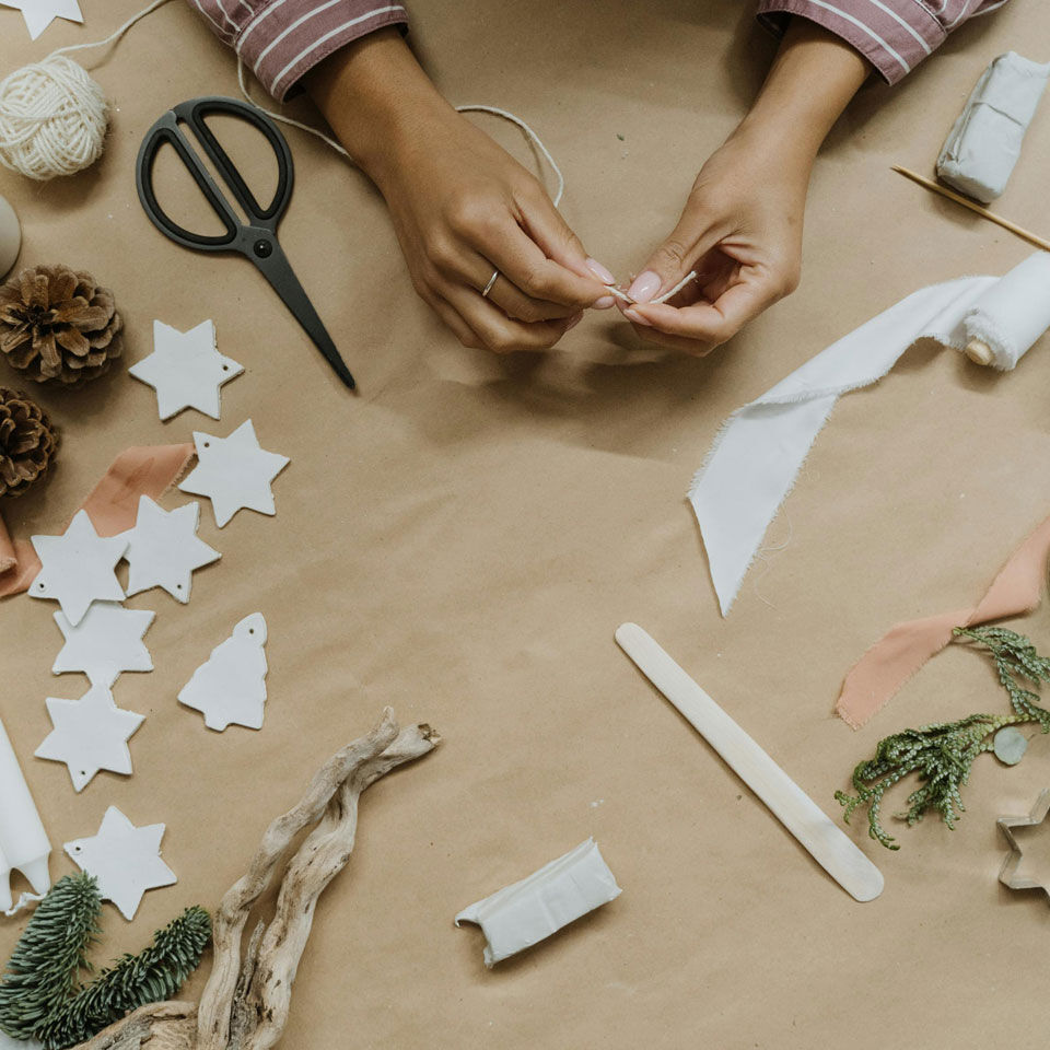 materiali fai-da-te ghirlanda di Natale