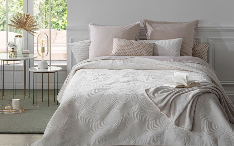 weisse tischdecke kaufen CIKORIA 140x240 weiß FARBIGE GLASVASEN – Kohnoa