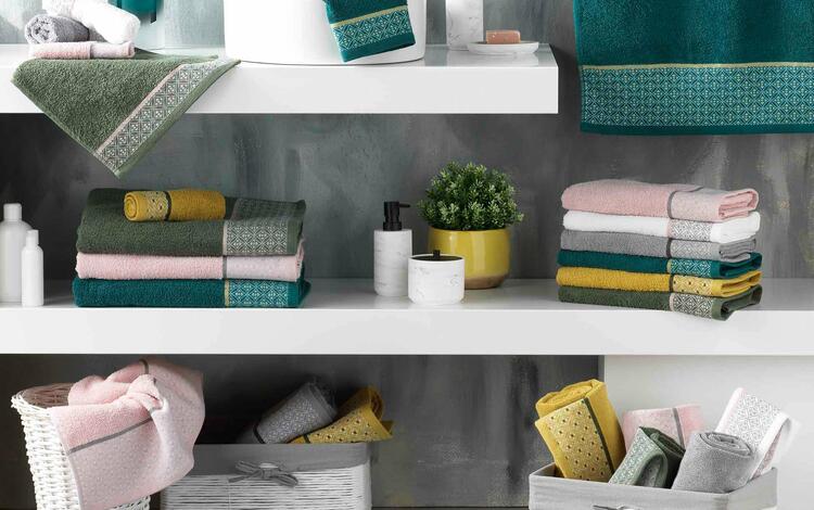 serviettes de bain colorées