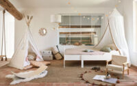 Chambre pour enfant avec tapis en jute rond