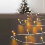 https://cdn2.eminza.com/uploads/cache/legacy_product_150_standard/uploads/media/64ff61e40bfc5/guirlande-lumineuse-timer-50-m-blanc-chaud-500-led-ct-2