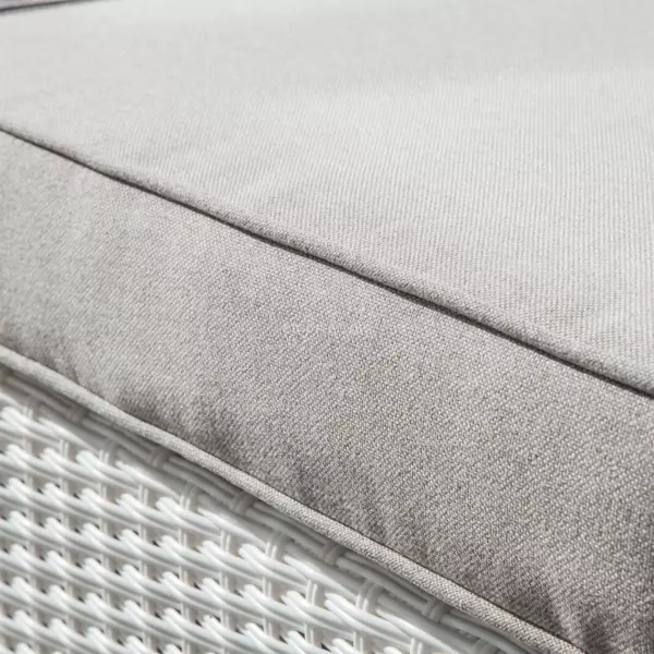 https://cdn2.eminza.com/uploads/cache/legacy_product_600_standard/uploads/media/64fbbd24b390e/salon-de-jardin-d-angle-tivoli-blanc-taupe-7-places-3
