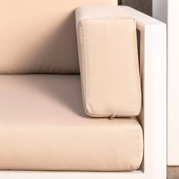 https://cdn2.eminza.com/uploads/cache/legacy_product_600_standard/uploads/media/64fbc4269b6be/salon-de-jardin-d-angle-ostara-blanc-6-places-4