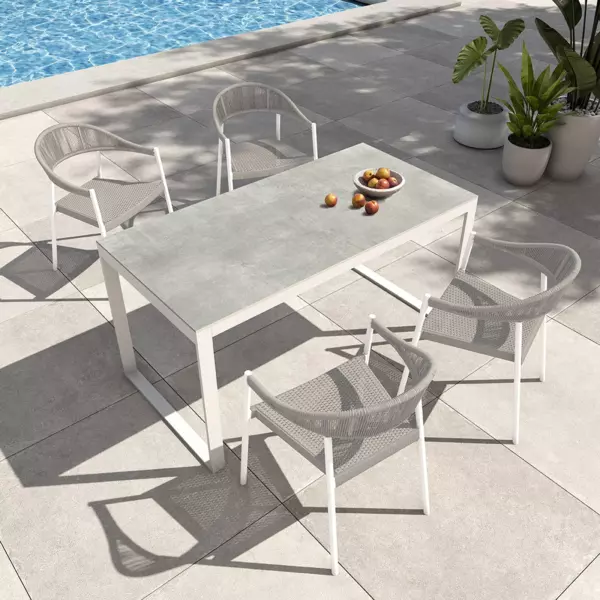 https://cdn2.eminza.com/uploads/cache/legacy_product_600_standard/uploads/media/64fbcf92847eb/mesa-de-jardin-kore-6-plazas-de-aluminio-ceramica-150-x-75-cm-blanco-gris-claro-2