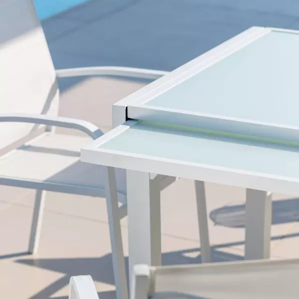 https://cdn2.eminza.com/uploads/cache/legacy_product_600_standard/uploads/media/64fbe0326a4de/mesa-de-jardin-de-vidrio-extensible-murano-hasta-8-pers-blanco-4