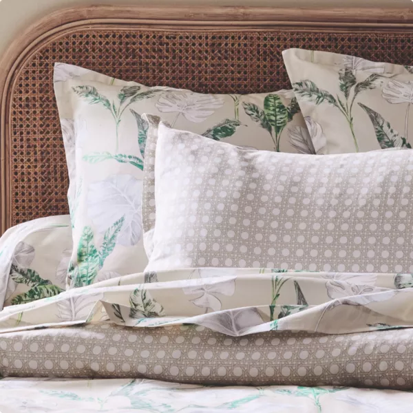 Taie d'oreiller carrée satin de coton (65 x 65 cm) Voyage Verte