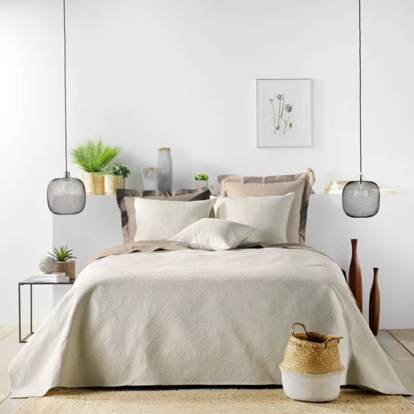 Gewatteerde bedsprei en microvezel kussenslopen (240 x 220 cm) Romane Ecru