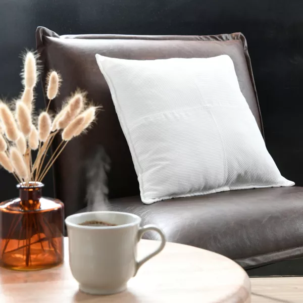 Vierkant fluwelen kussen (45 x 45 cm) Dandy Cremewit