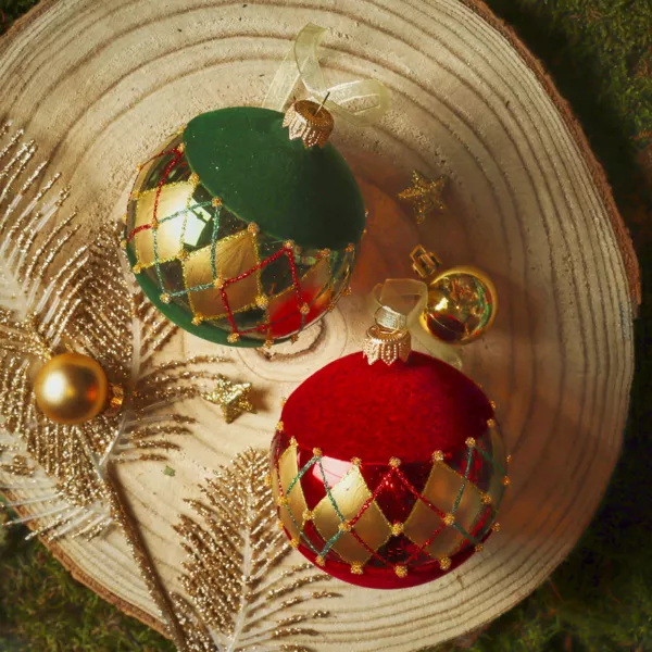 Lot de 6 boules de Nol en verre (D80 mm) Carreaux de velours Bordeaux et vert sapin