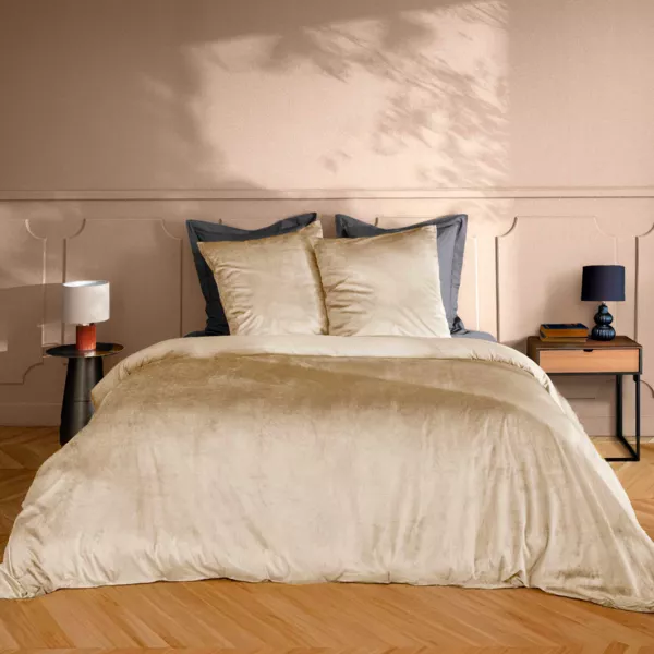 Housse de couette et deux taies d'oreiller velours (240 x 220 cm) Velina Beige sable