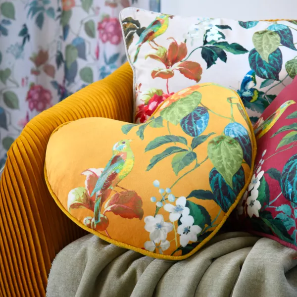 Coussin cœur effet soie (40 x 40 cm) Emmy Jaune moutarde