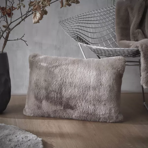 Coussin rectangulaire fausse fourrure (40 x 60 cm) Finn Taupe
