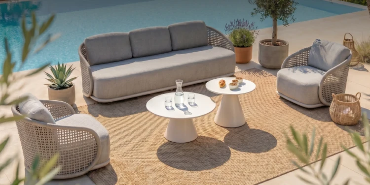 M_OUT_salon_393x197.jpg