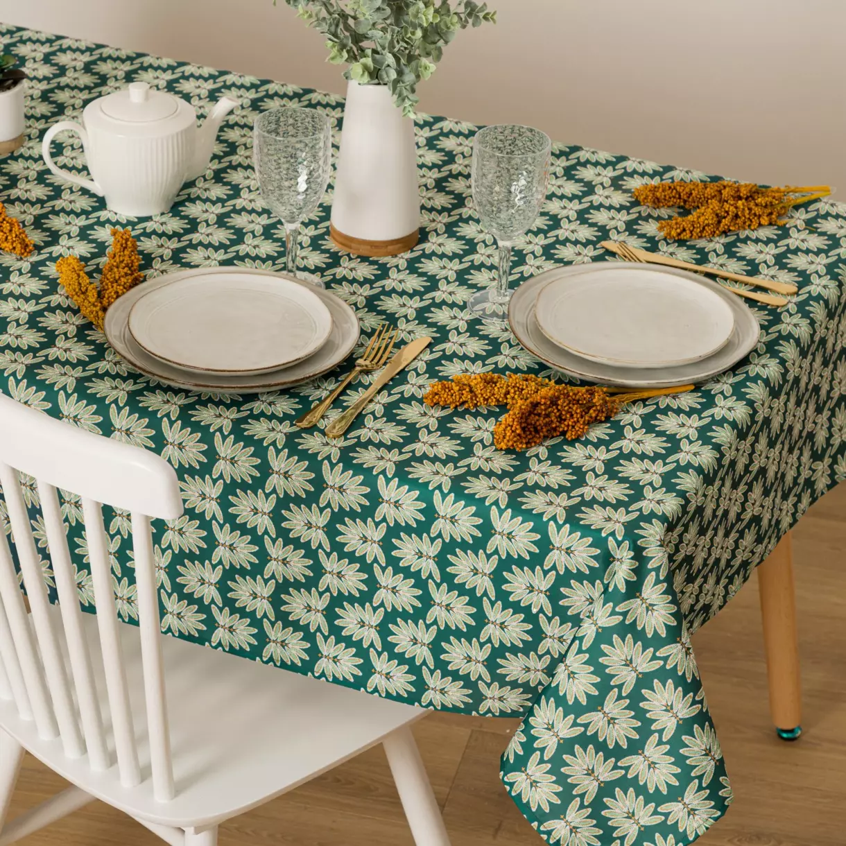 Nappe rectangulaire anti tache (240 cm) Ozzy Verte