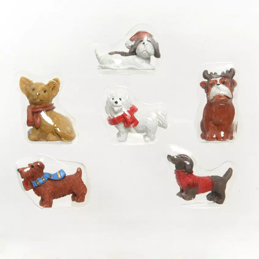 Figurines chiens de noël pour village 1