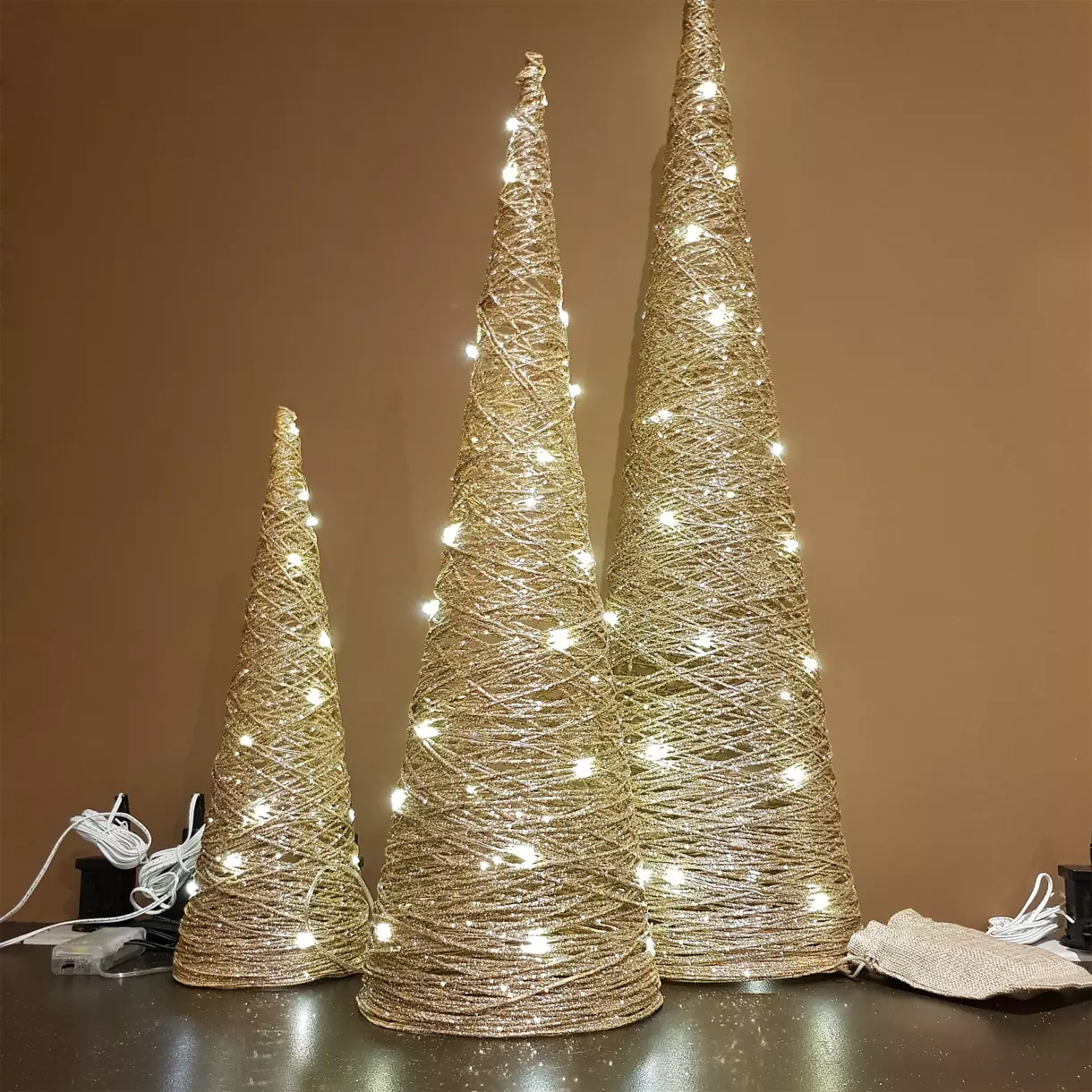 Pyramide lumineuse à piles Cone Blanc chaud 40 LED 1