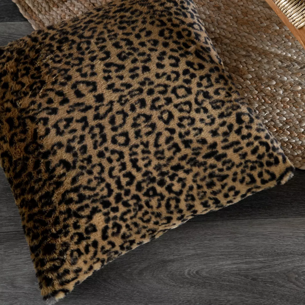 Coussin carré fausse fourrure (45 cm) Panthera Marron 1