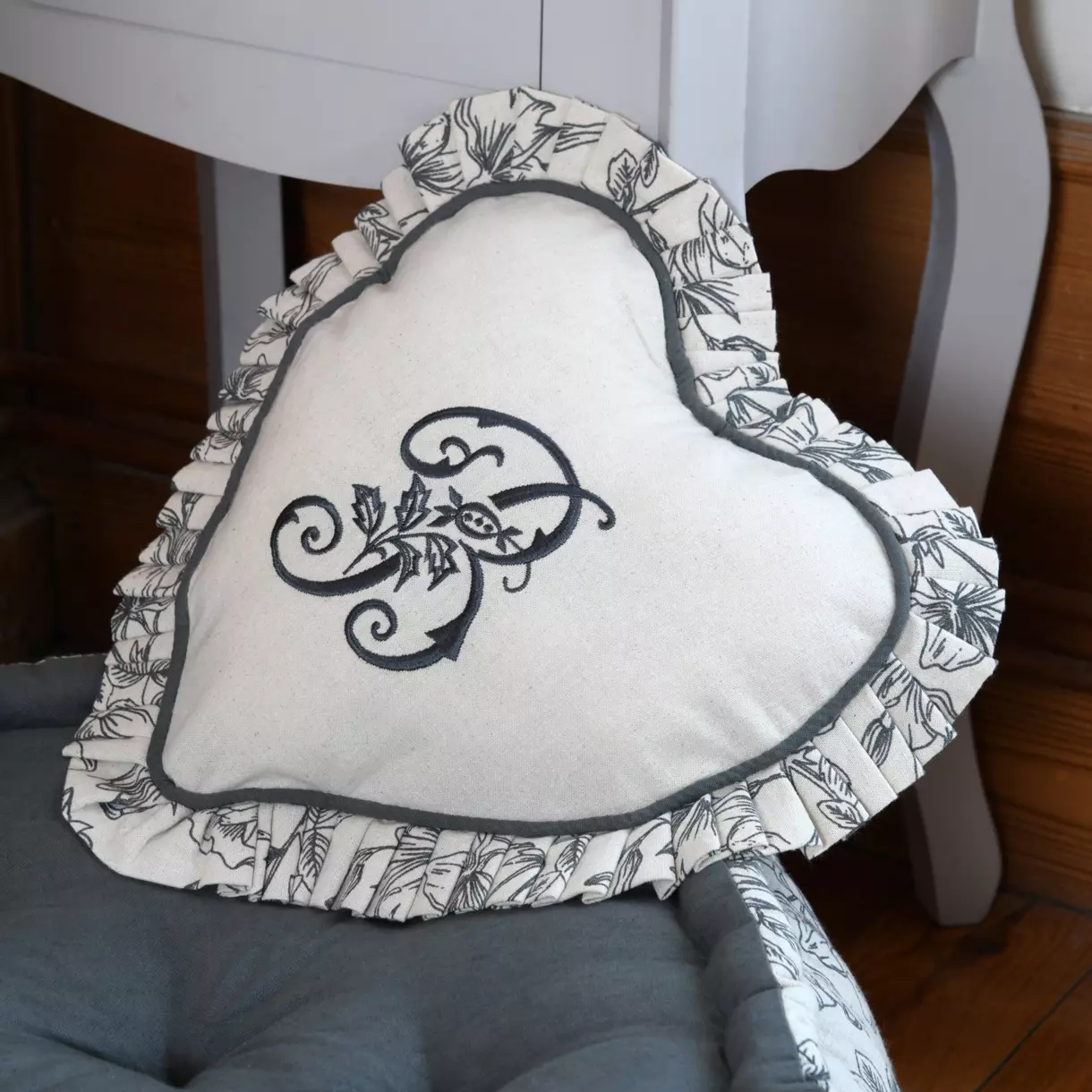 Coussin Cœur Bonnie Gris 1