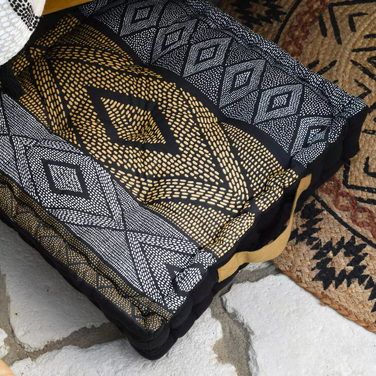 Coussin de sol (45 cm) Ethnograf Noir carbone 1