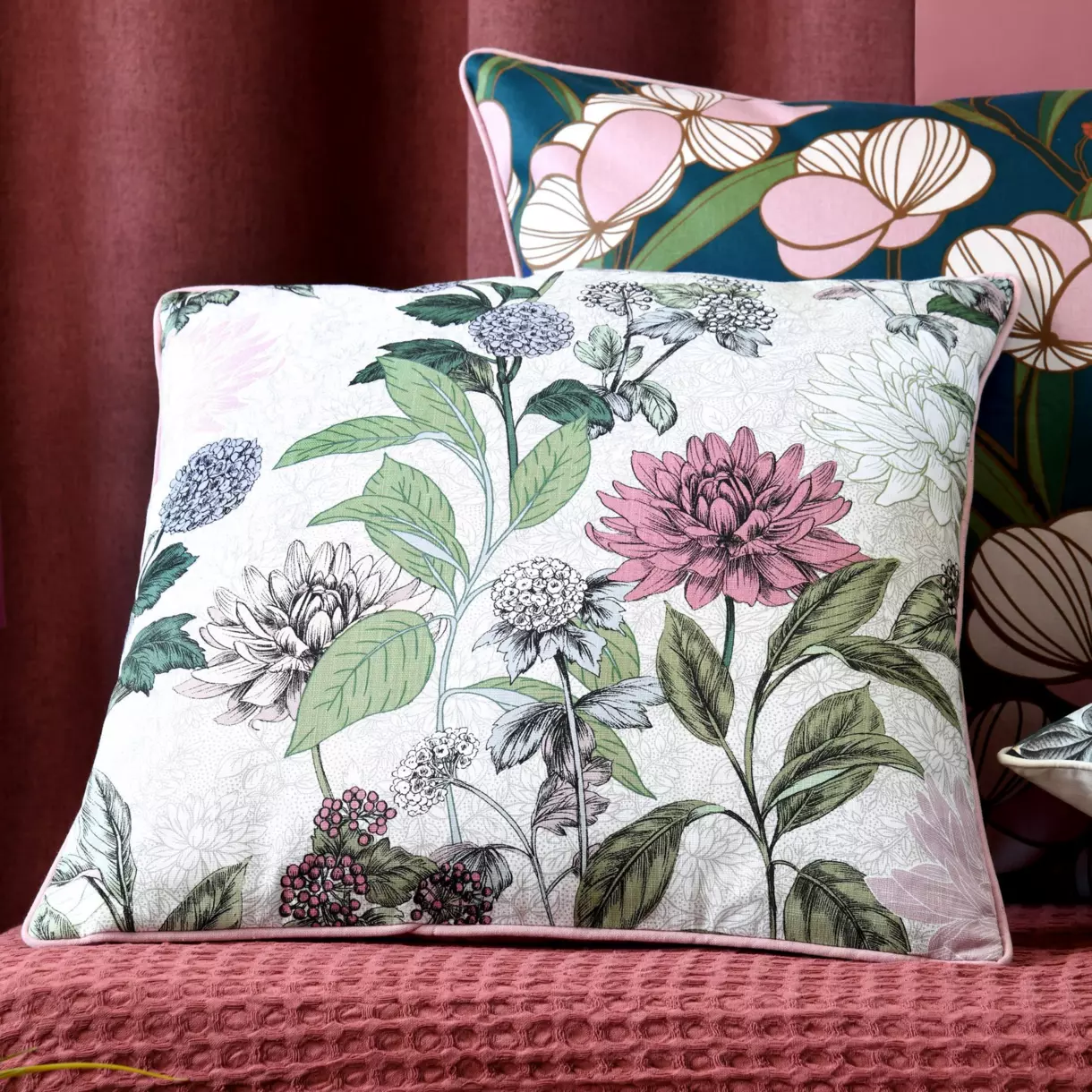 Coussin carré (50 cm) Clothilde Rose 1