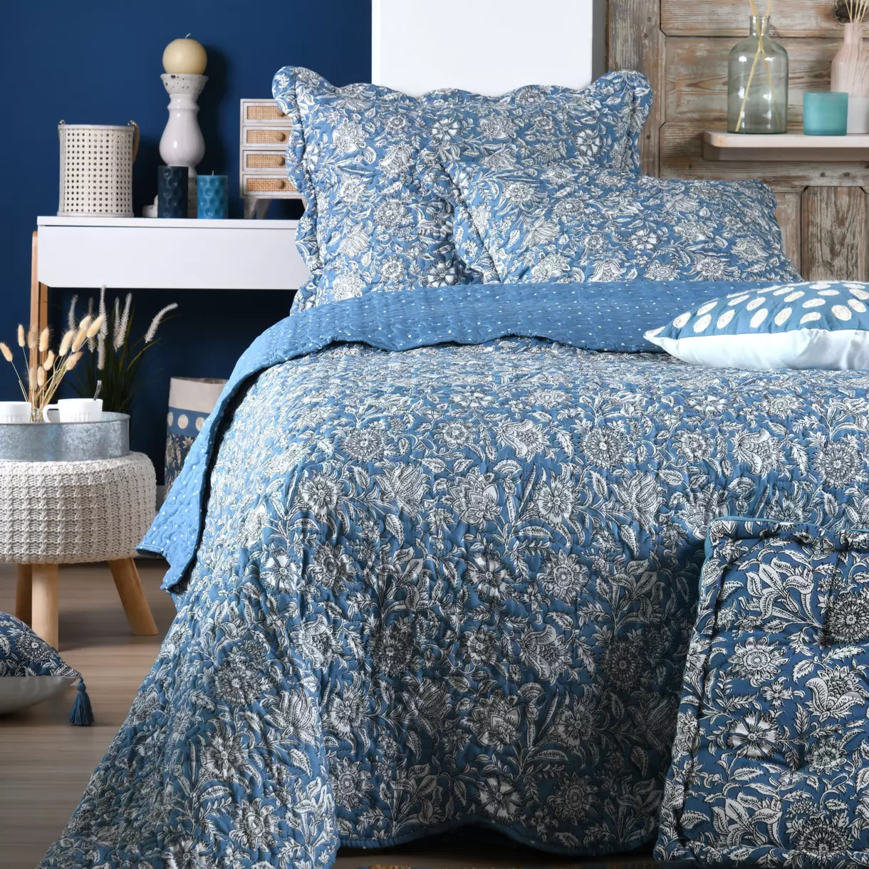 Colcha y fundas para almohada (260 x 240 cm) Julianne Azul 1