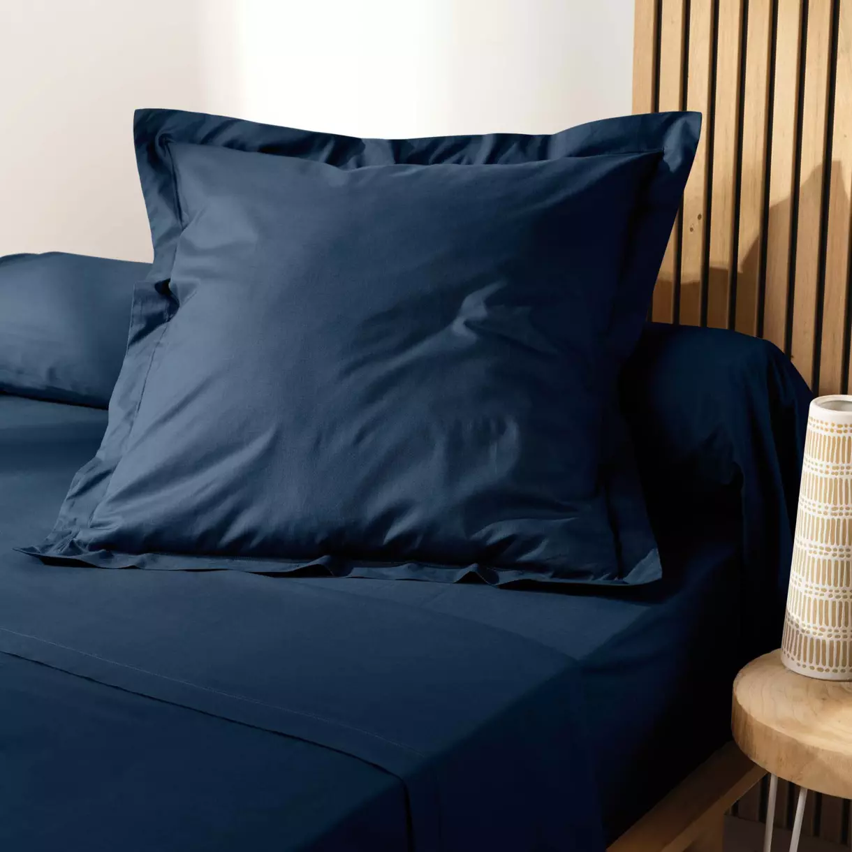 Taie d'oreiller carrée coton bio (63 cm) Biolina Bleu nuit 1