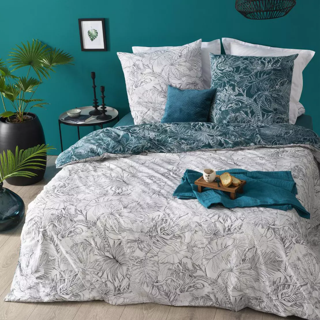 Housse de couette et deux taies coton (240 cm) Jungle Noire et Blanche 1