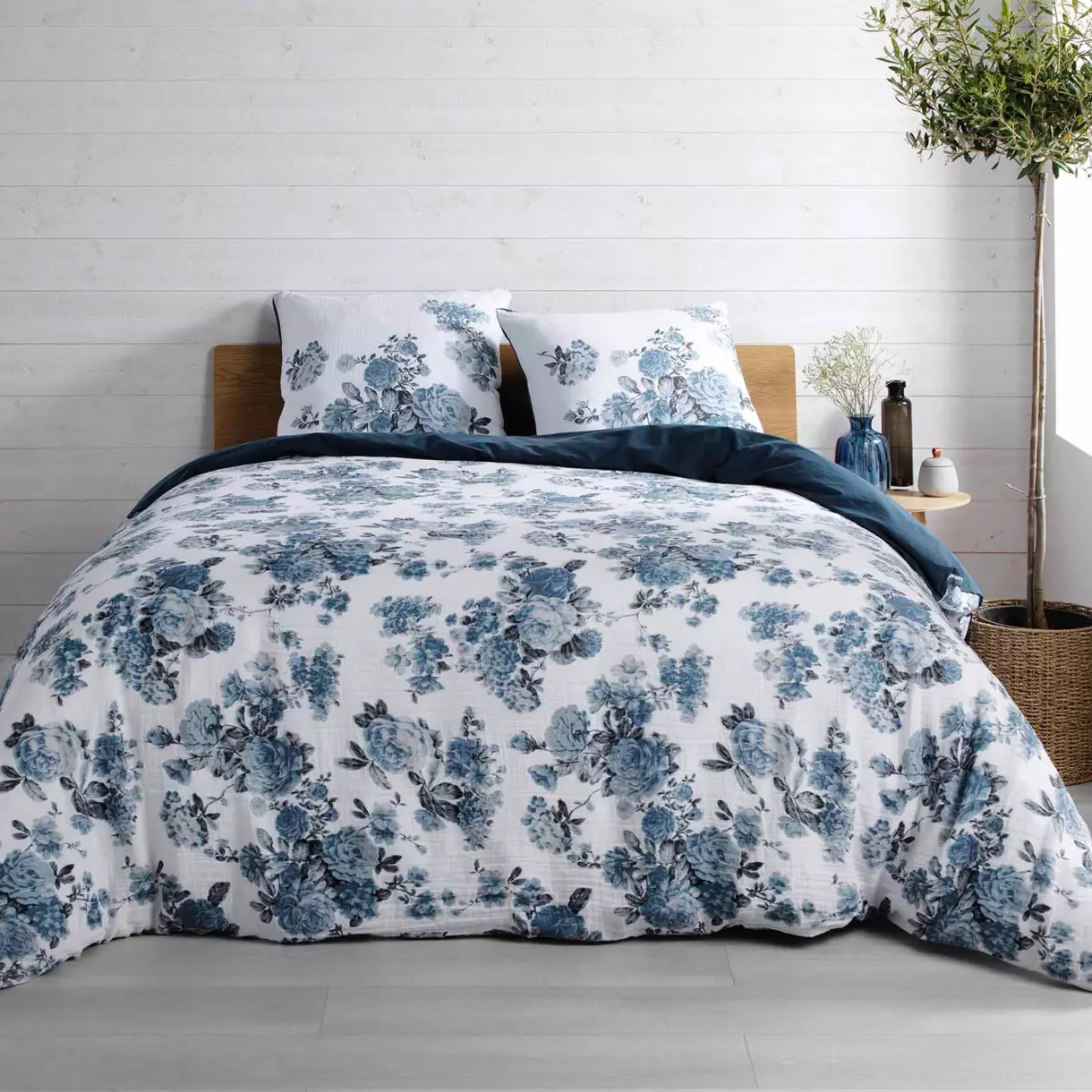 Housse de couette et deux taies gaze de coton (240 cm) Roselia Bleue 1