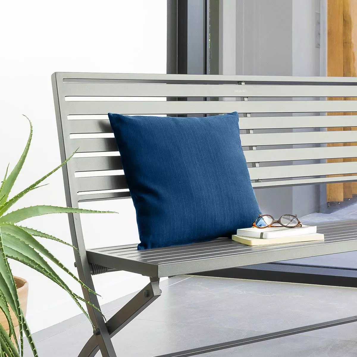 Coussin carré (40 cm) Korai Bleu indigo 1