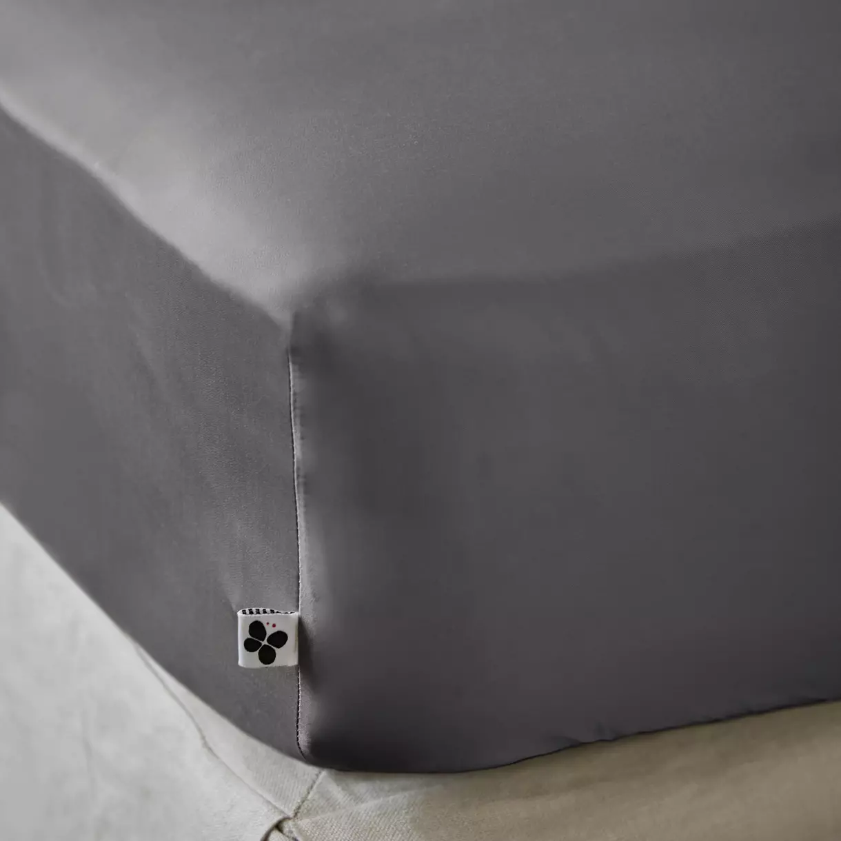 Drap housse satin de bambou (160 x 200 cm) Salomé Gris granit 1