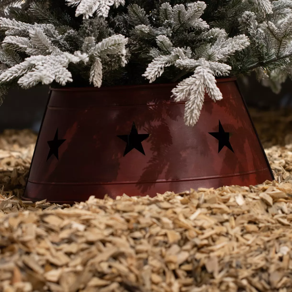 Cache pied de sapin en fer Etoile Rouge 1